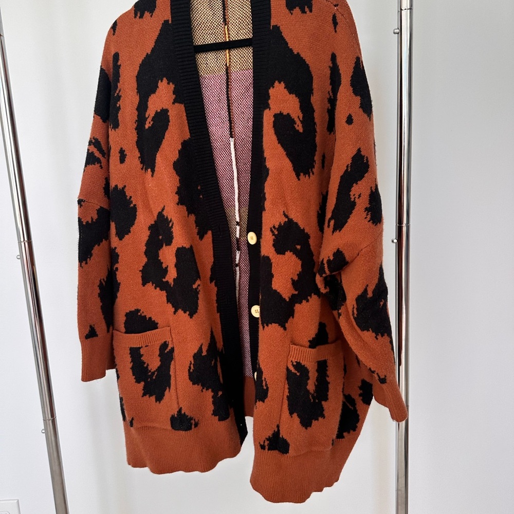 Dressed In LALA Leopard Print MEOW Cat Sweater - Picture 4 of 6